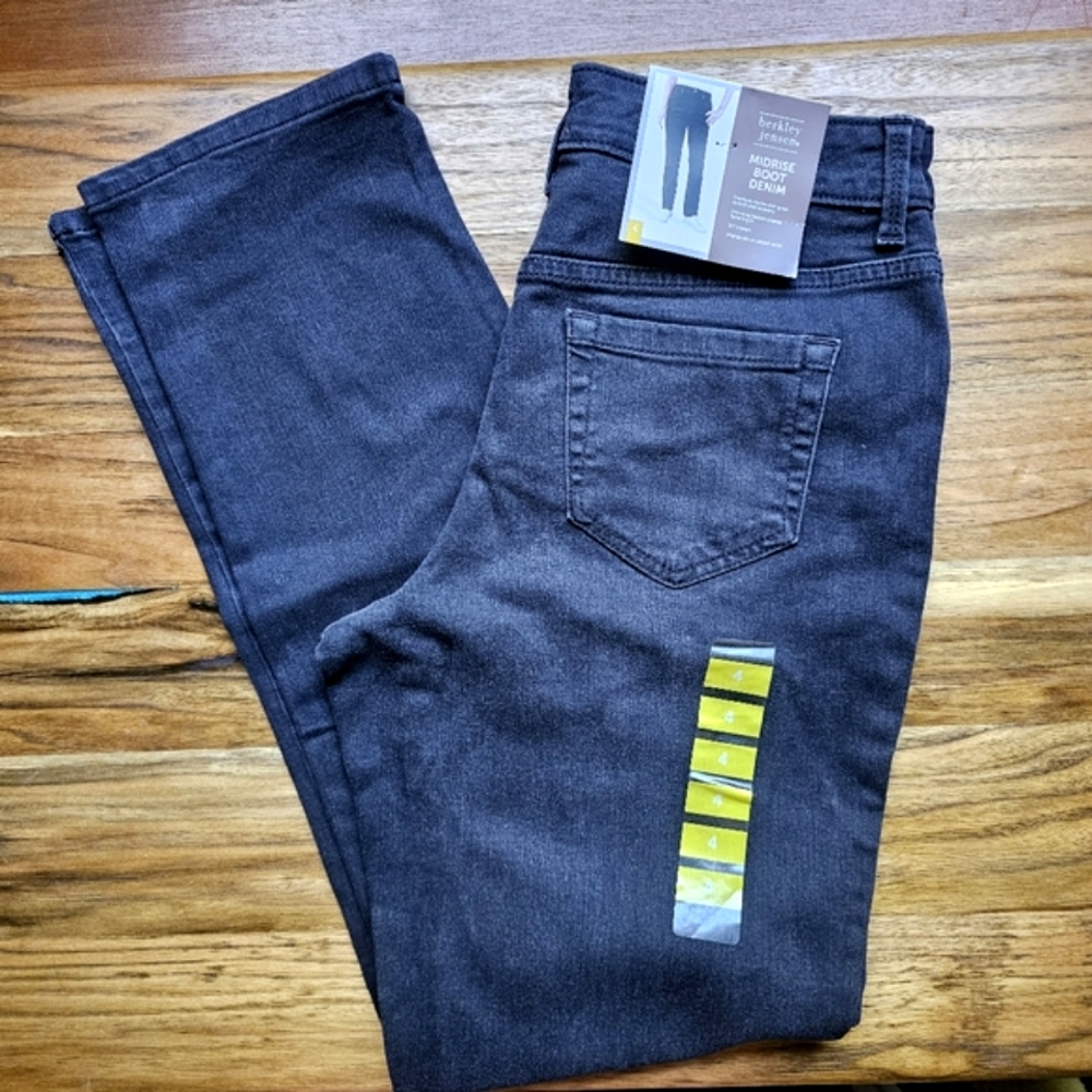 🔥 Midrise Bootcut Black Denim Jeans Size 4 Berkley Jensen